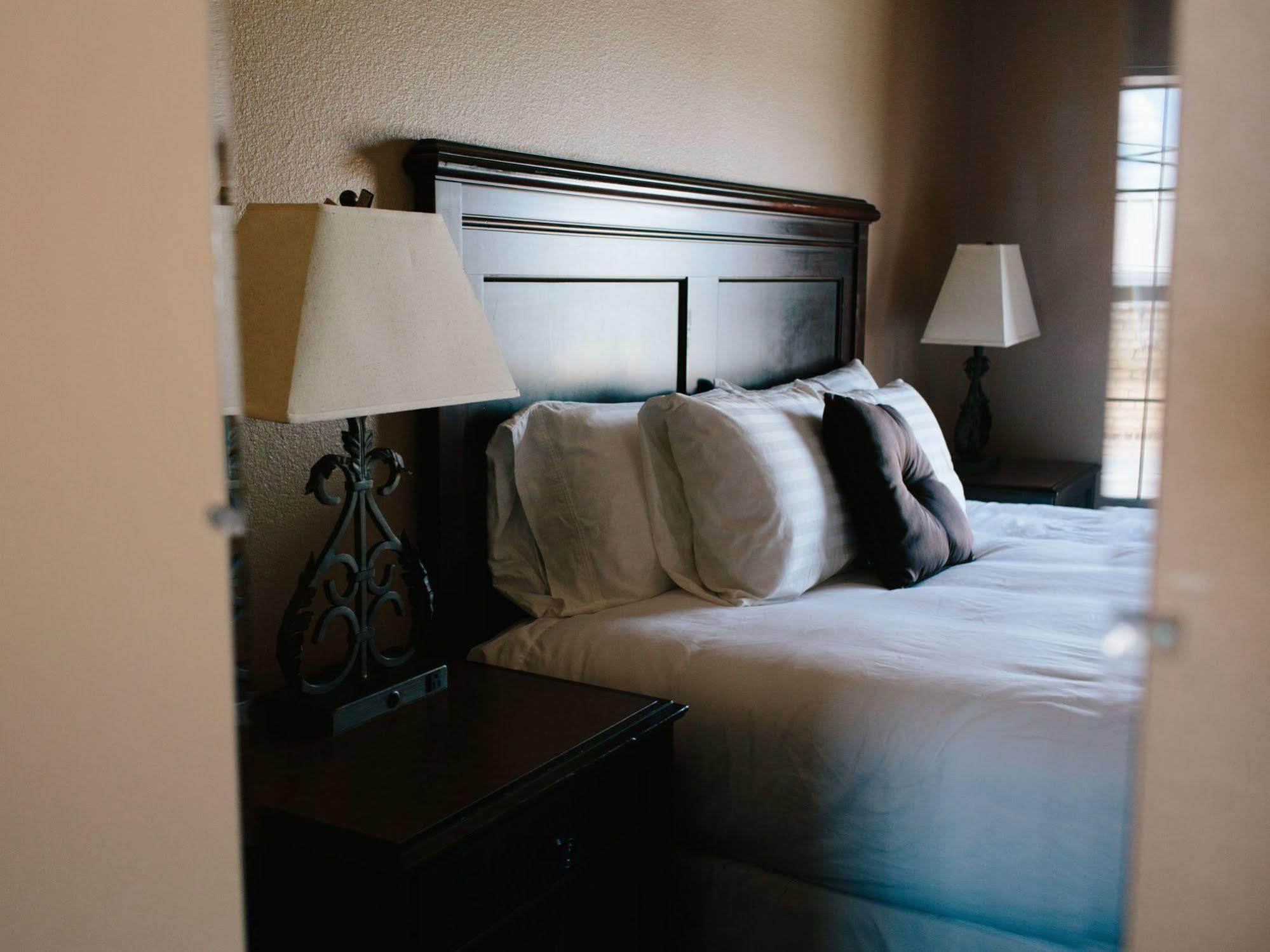 The Alcalde Hotel By Oyo Gonzales Bagian luar foto
